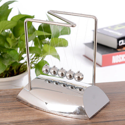 Variety of square Newton pendulum